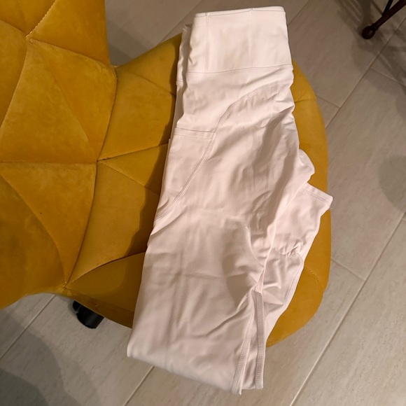 True Feat booty boosting leggings. Size 4/6 - Picture 1 of 9